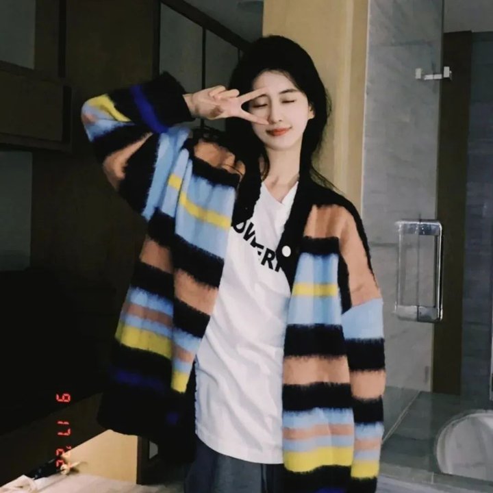 三个带面纱的女子