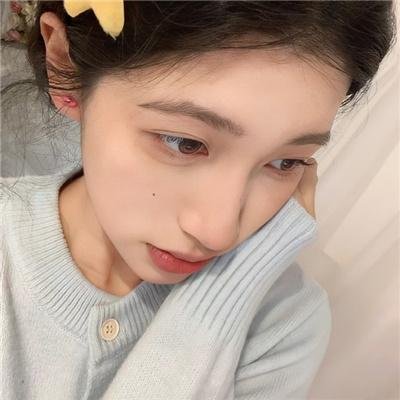 白色，红色与...